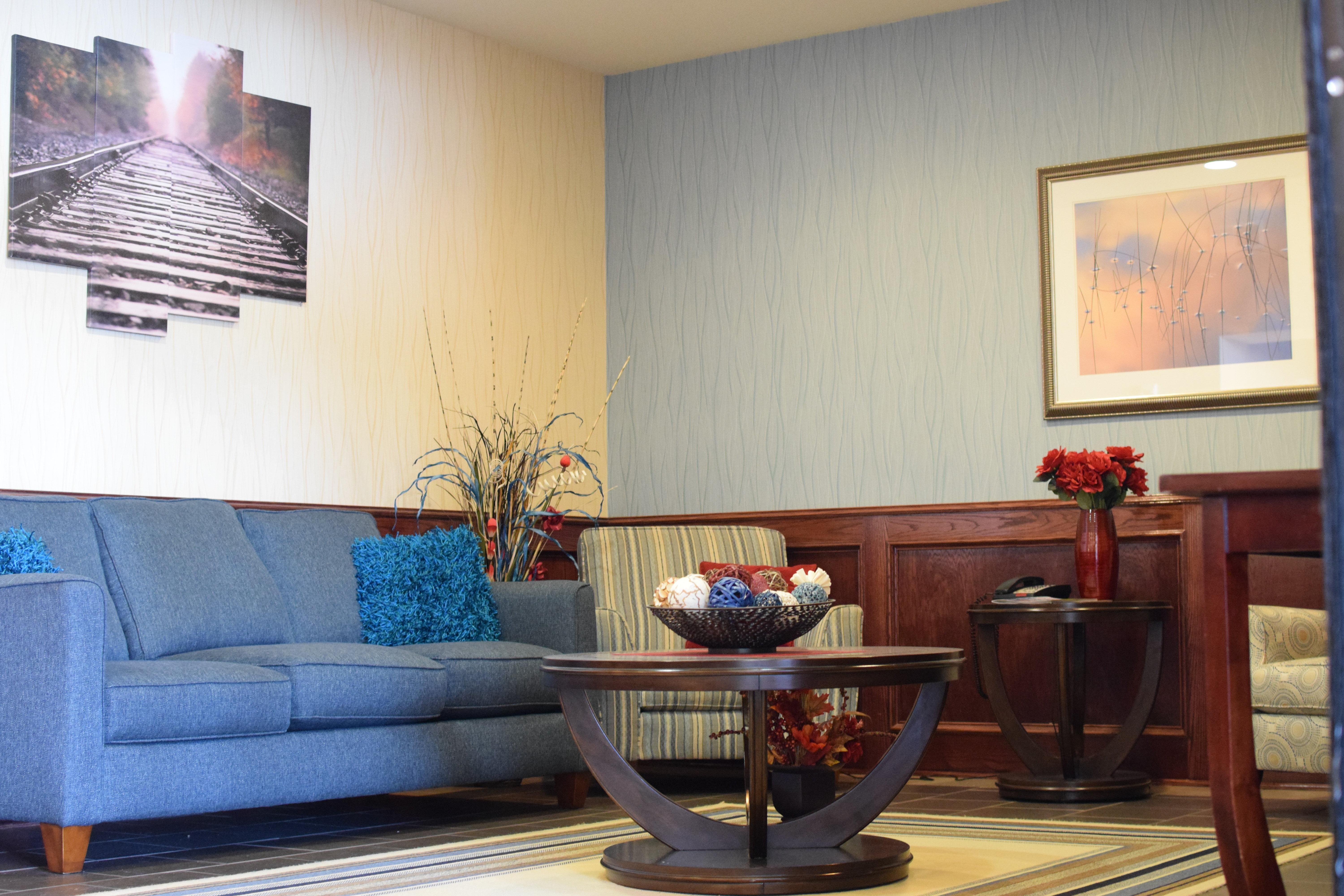 Holiday Inn Express Pratt By Ihg Bagian luar foto